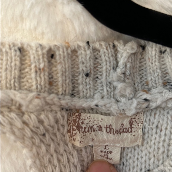 Hem & Thread Speckled Cream Sweater with Laced Back size L - Picture 3 of 8